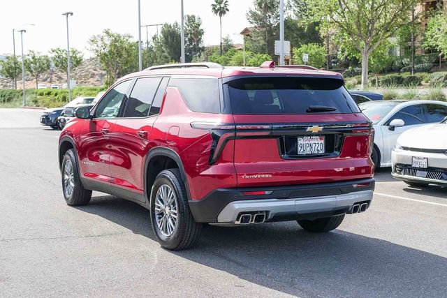 Used 2025 Chevrolet Traverse LT image 5