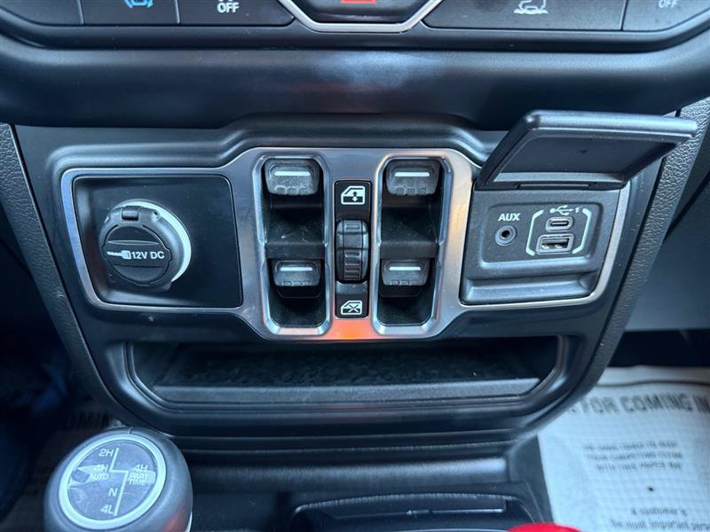 Used 2023 Jeep Wrangler Unlimited Sahara w/ Cold Weather Group AWD/4WD image 27