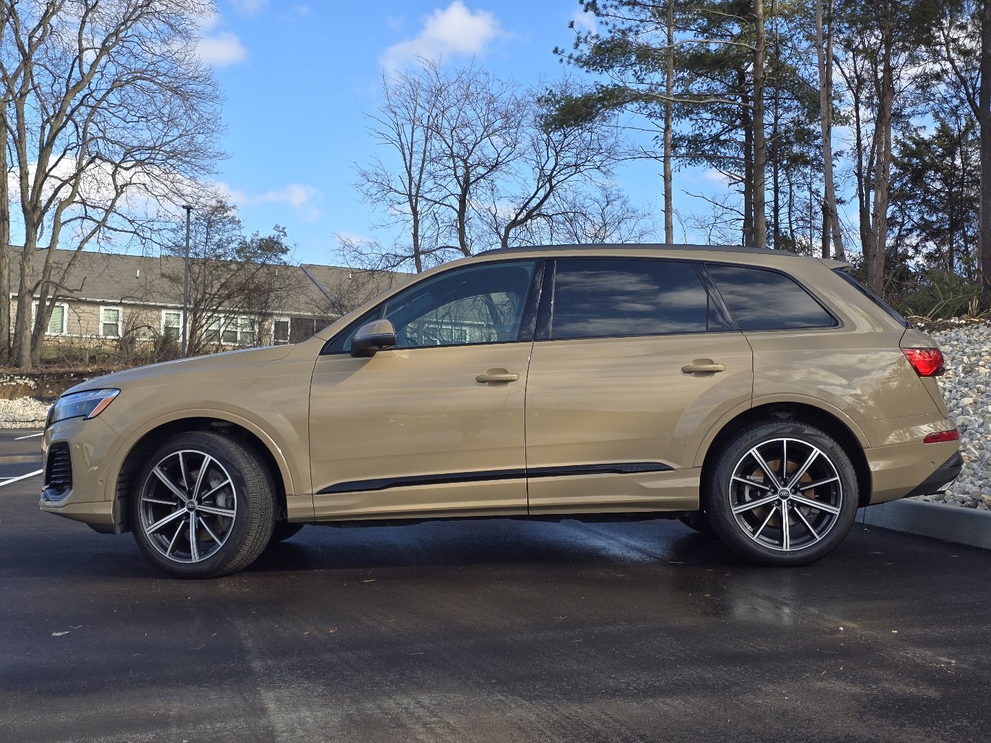 Used 2025 Audi Q7 2.0T Premium Plus w/ Premium Plus Package image 3