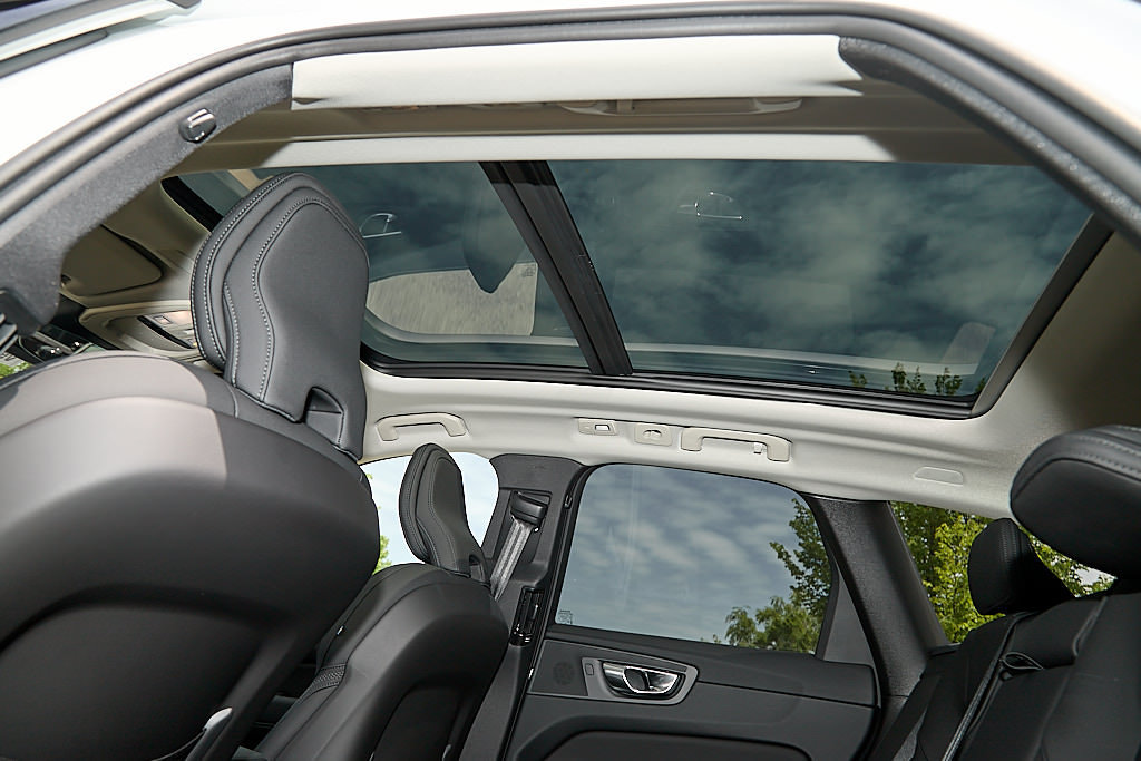 New 2026 Volvo XC60 T8 Plus w/ Climate Package AWD/4WD image 29
