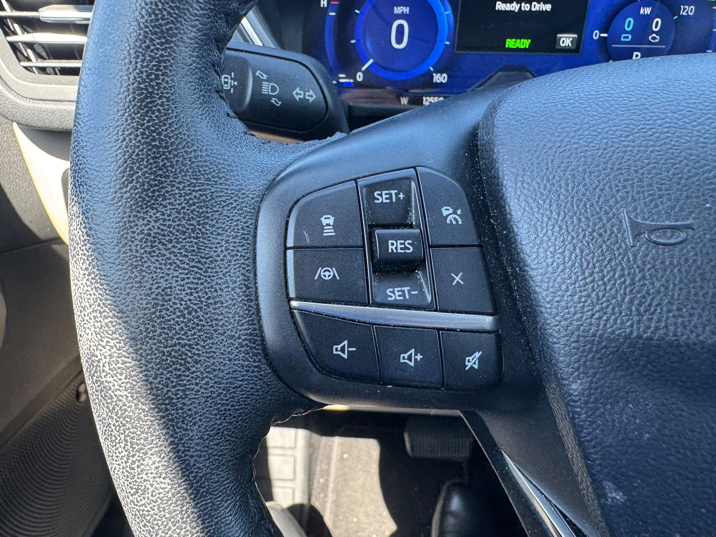 Used 2020 Ford Escape Titanium AWD/4WD image 16