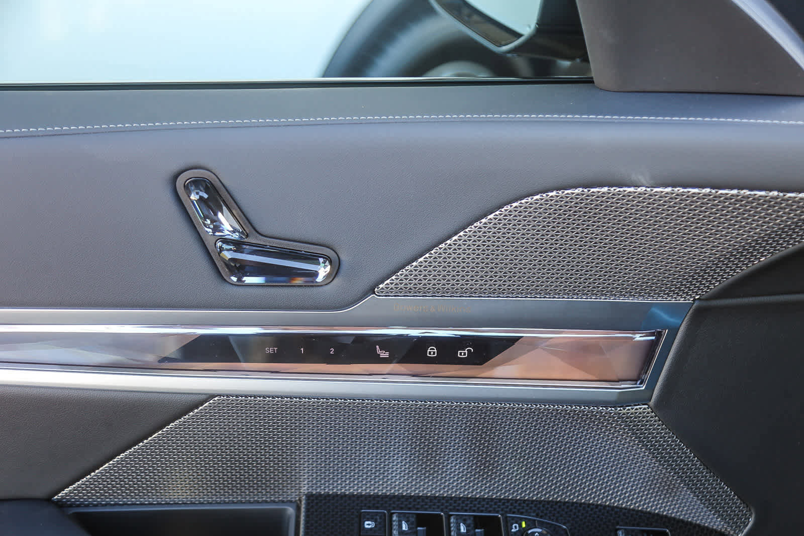 New 2026 BMW 760i xDrive w/ Premium Package image 18