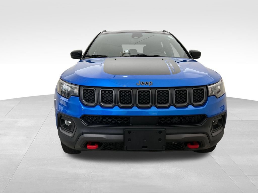 Used 2023 Jeep Compass Trailhawk w/ Trailhawk Convenience Group AWD/4WD image 9