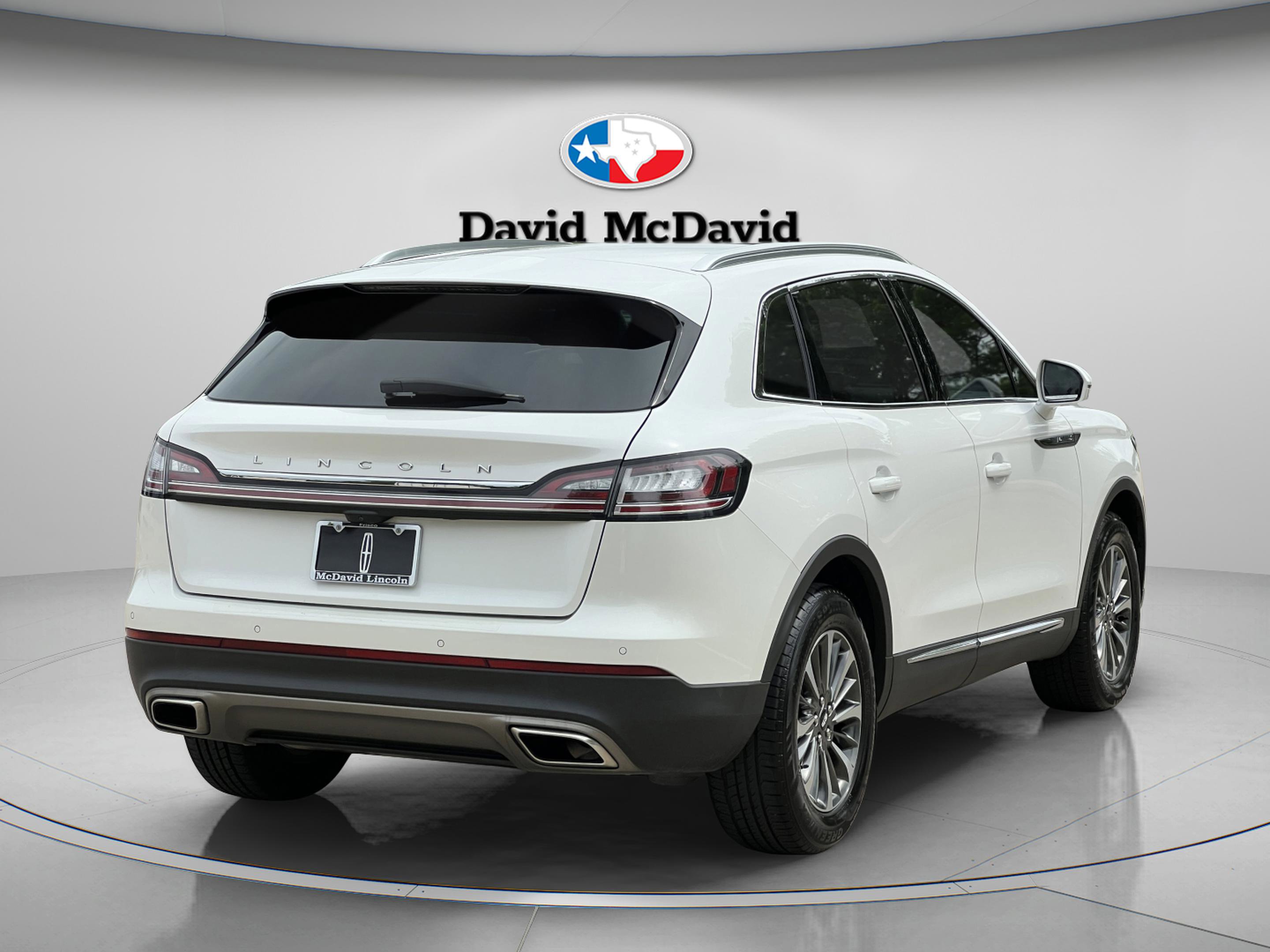 Used 2023 Lincoln Nautilus FWD image 7