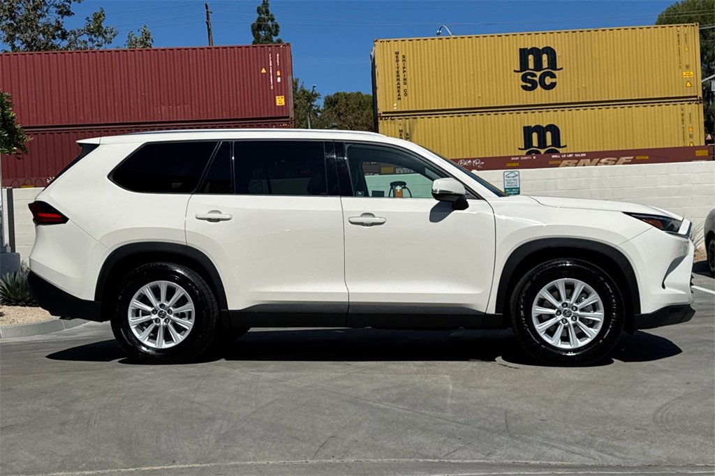 Used 2024 Toyota Grand Highlander XLE image 6