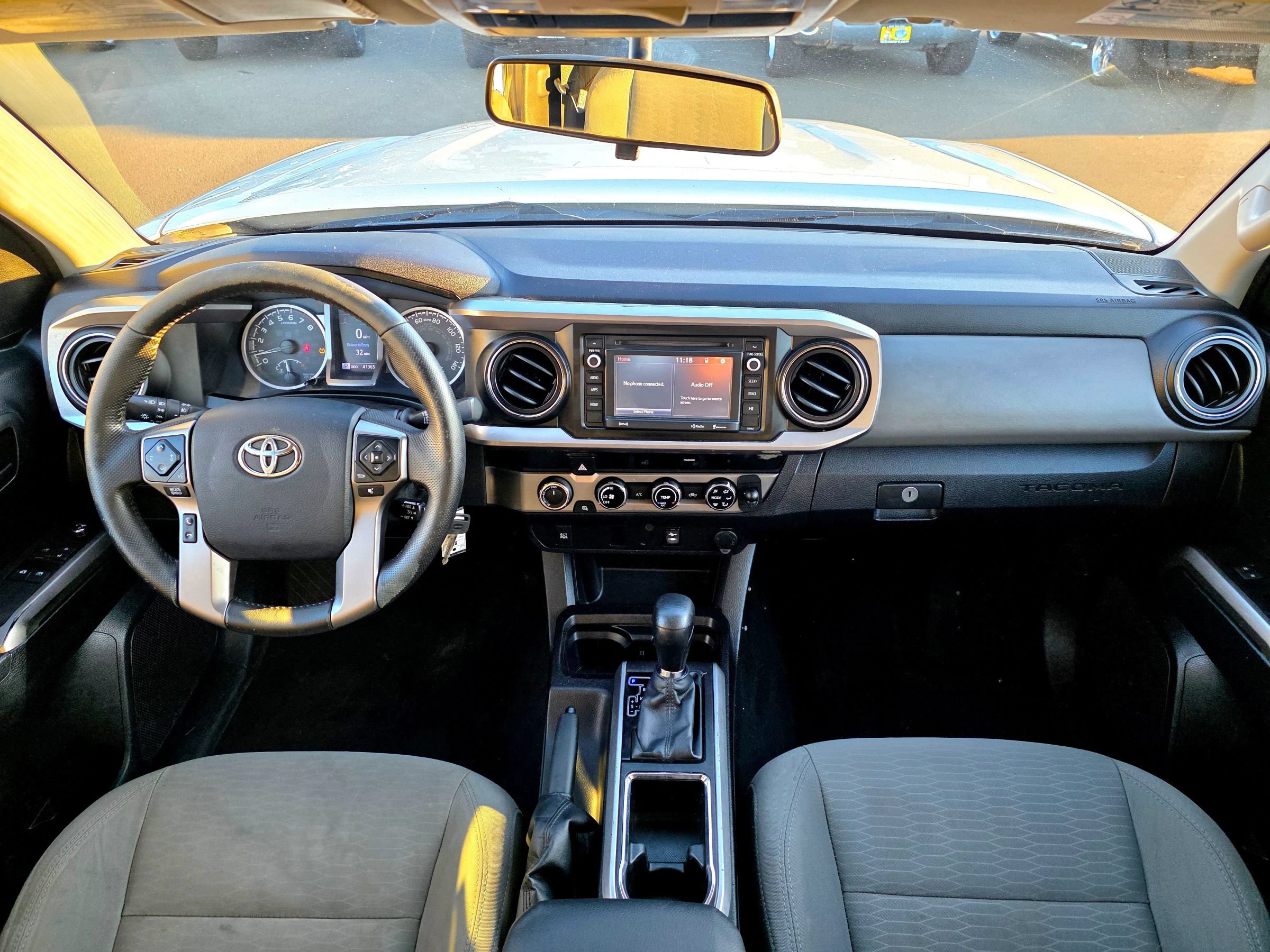 Used 2016 Toyota Tacoma SR5 AWD/4WD image 9