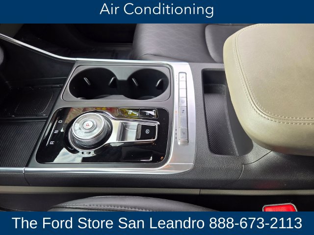 Used 2025 Kia Carnival EX FWD image 24