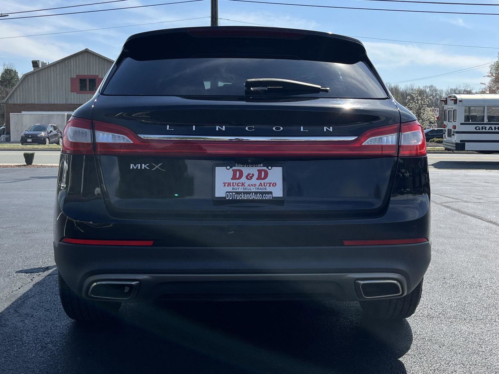 Used 2017 Lincoln MKX Select w/ Select Plus Package image 26