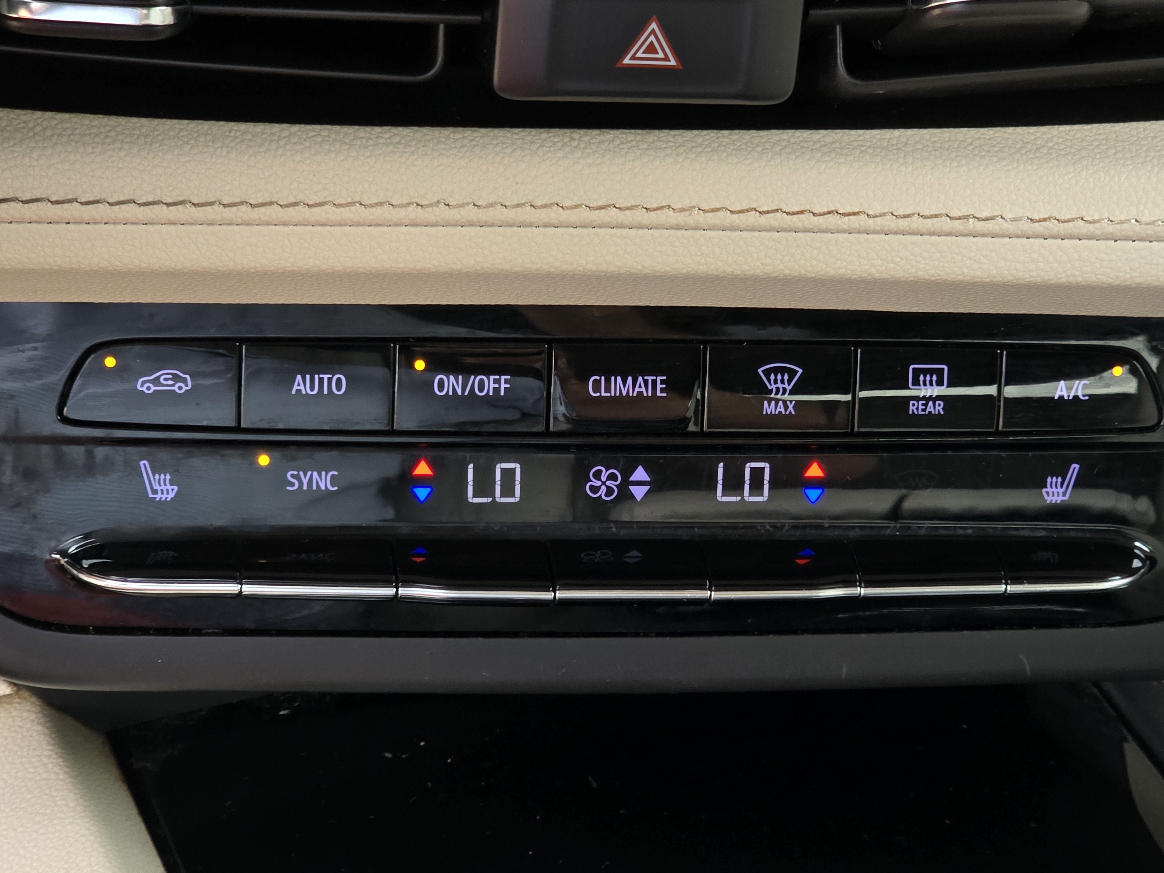 Used 2023 Buick Envision Essence w/ Premium Seat Package FWD image 21