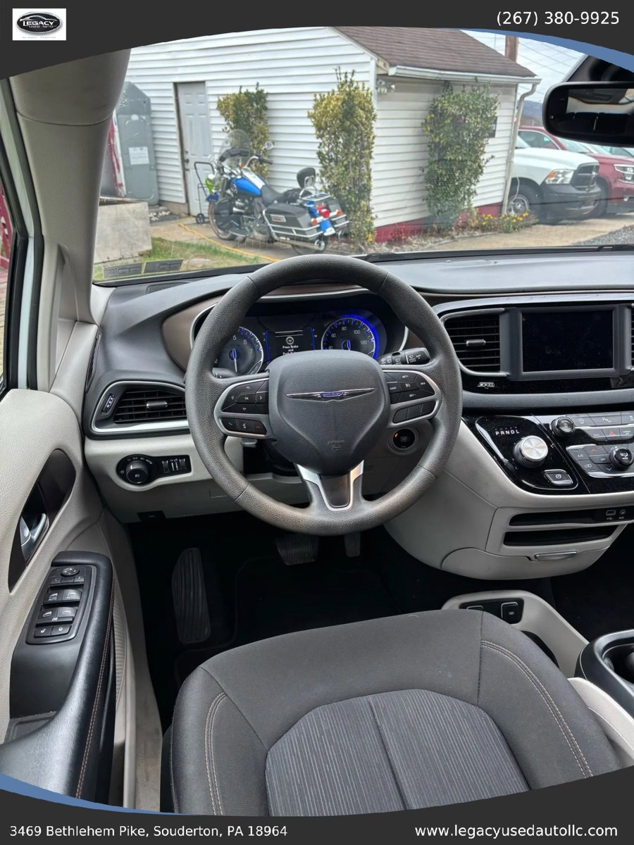 Used 2018 Chrysler Pacifica Touring Plus w/ Tire & Wheel Group image 37