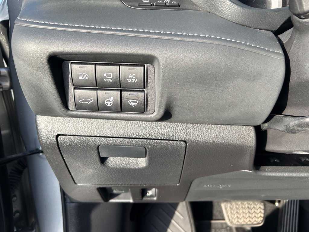 Used 2022 Toyota Highlander Platinum AWD/4WD image 25