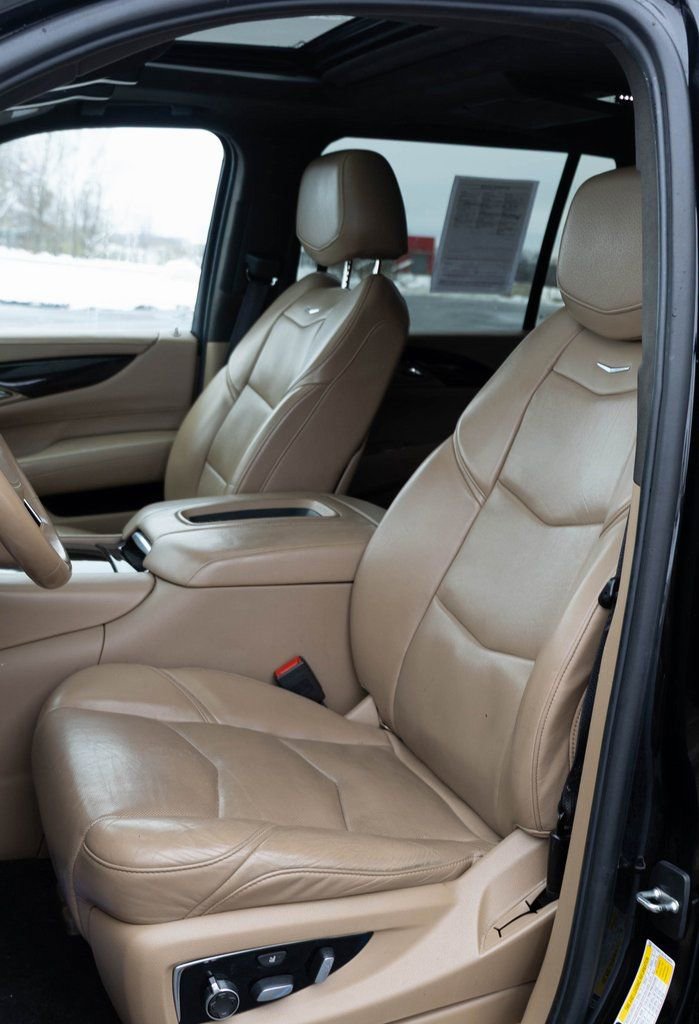 Used 2020 Cadillac Escalade ESV Platinum image 19