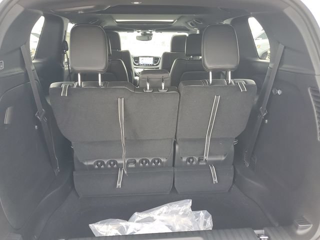 New 2027 Chrysler Pacifica Select AWD/4WD image 8