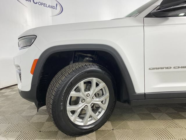 Used 2023 Jeep Grand Cherokee Limited AWD/4WD image 30