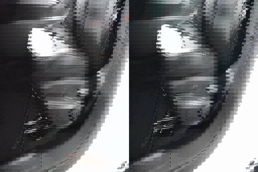 New 2026 Jeep Compass Latitude image 10