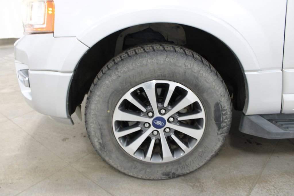 Used 2017 Ford Expedition XLT w/ Equipment Group 201A AWD/4WD image 37