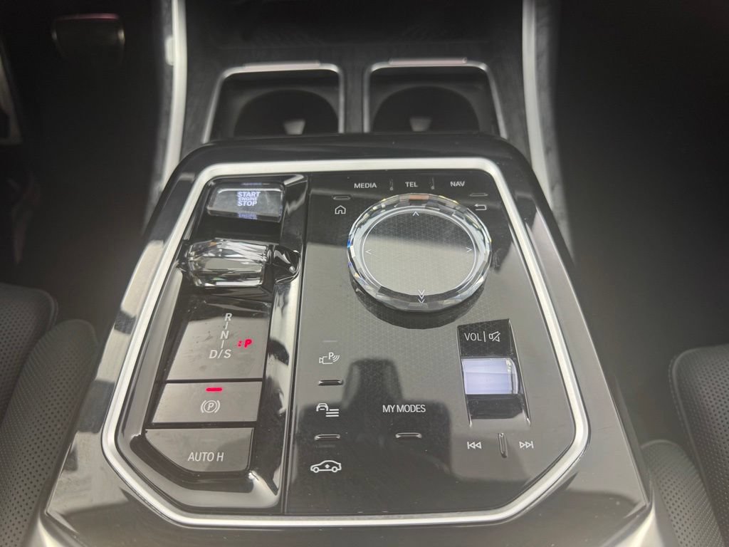 Used 2023 BMW 760i xDrive w/ Parking Assistance Package AWD/4WD image 20