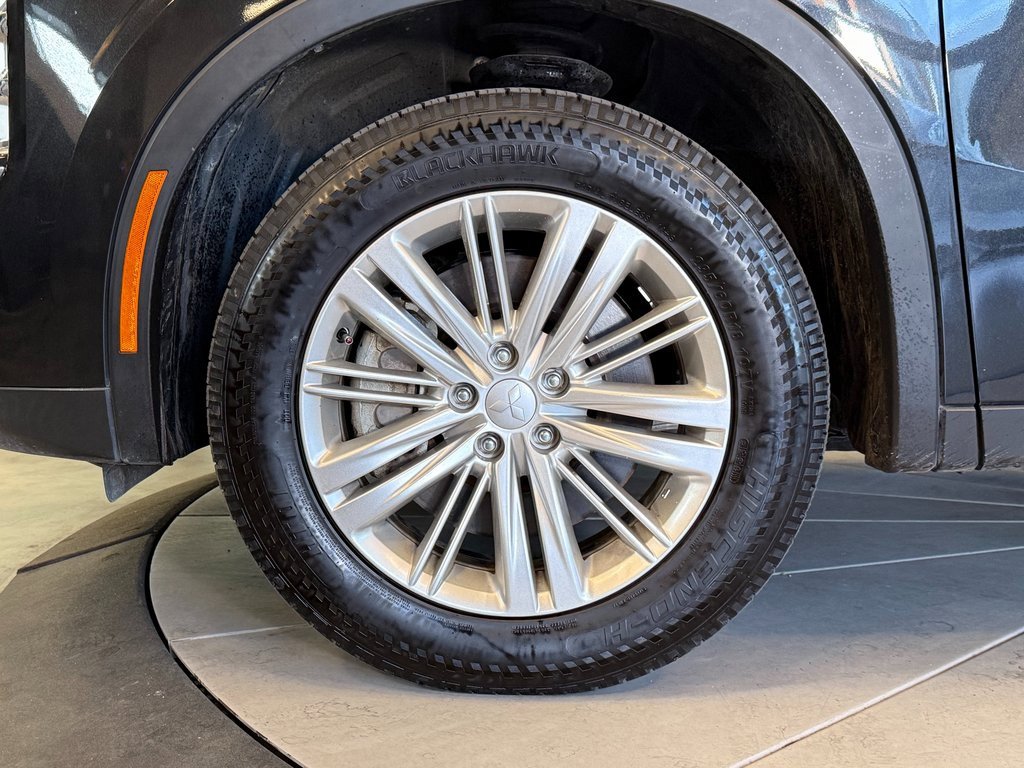 Used 2023 Mitsubishi Outlander ES image 24