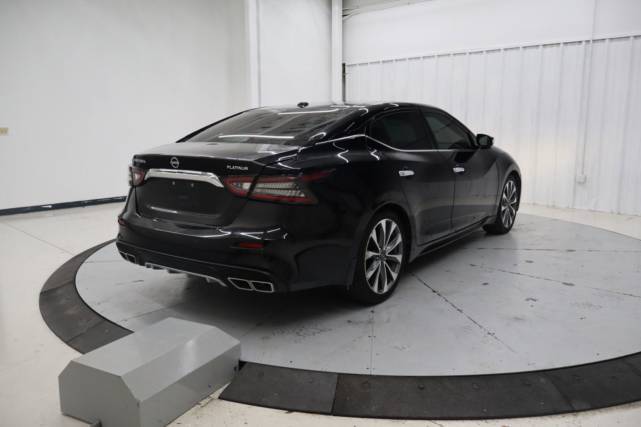 Used 2023 Nissan Maxima Platinum w/ Sport Mat Group image 4