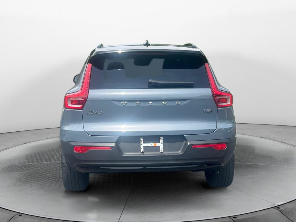 Used 2021 Volvo XC40 T5 R-Design w/ Climate Package AWD/4WD image 6