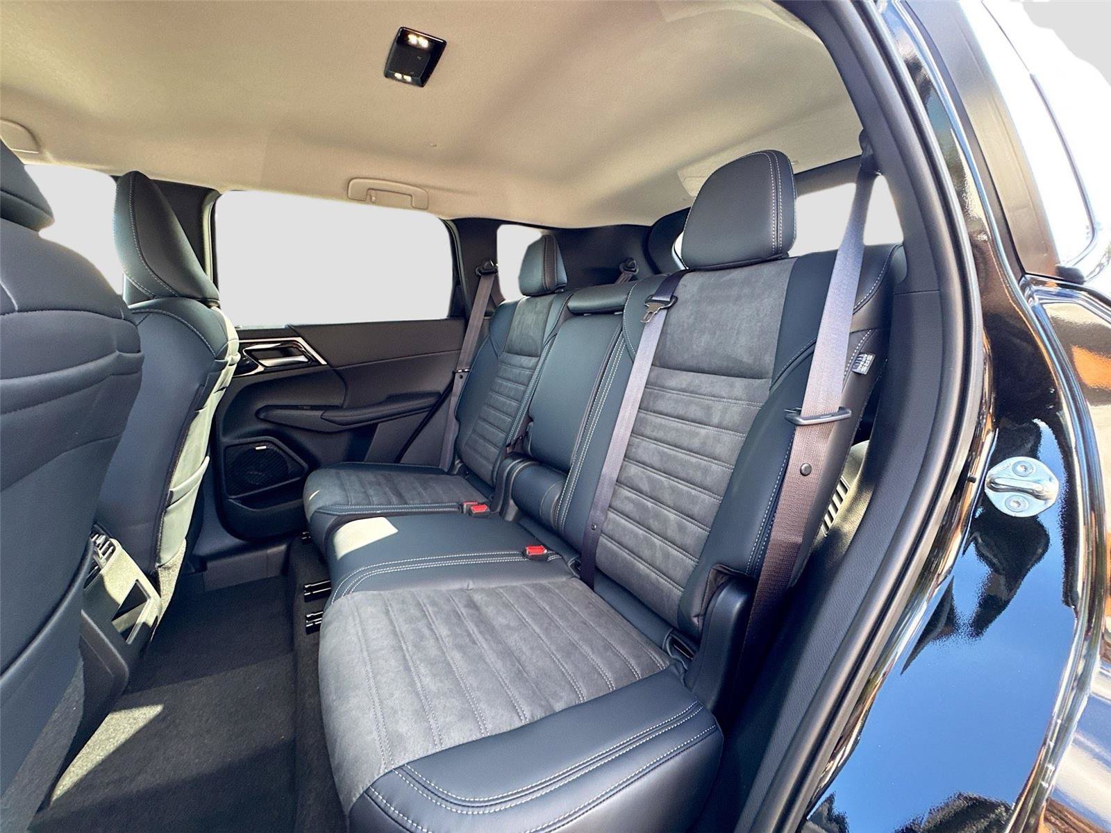 New 2026 Mitsubishi Outlander SE AWD/4WD image 22