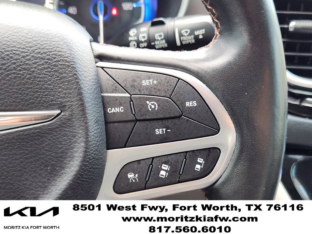 Used 2020 Chrysler Pacifica Touring-L w/ Advanced Safetytec Group FWD image 25