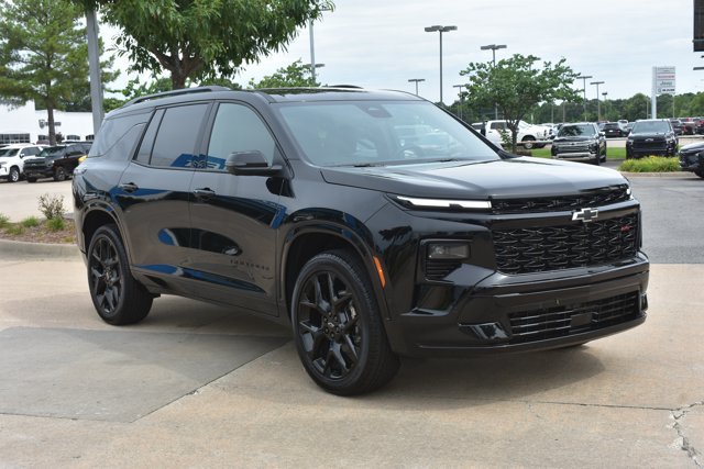New 2026 Chevrolet Traverse RS w/ LPO, Floor Liner Package FWD image 3