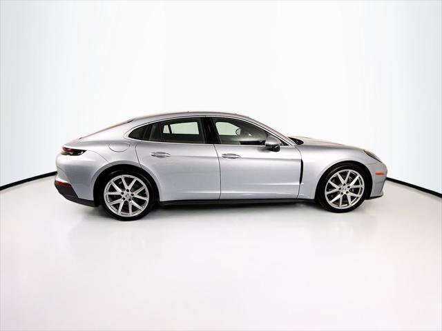 Used 2025 Porsche Panamera RWD image 4