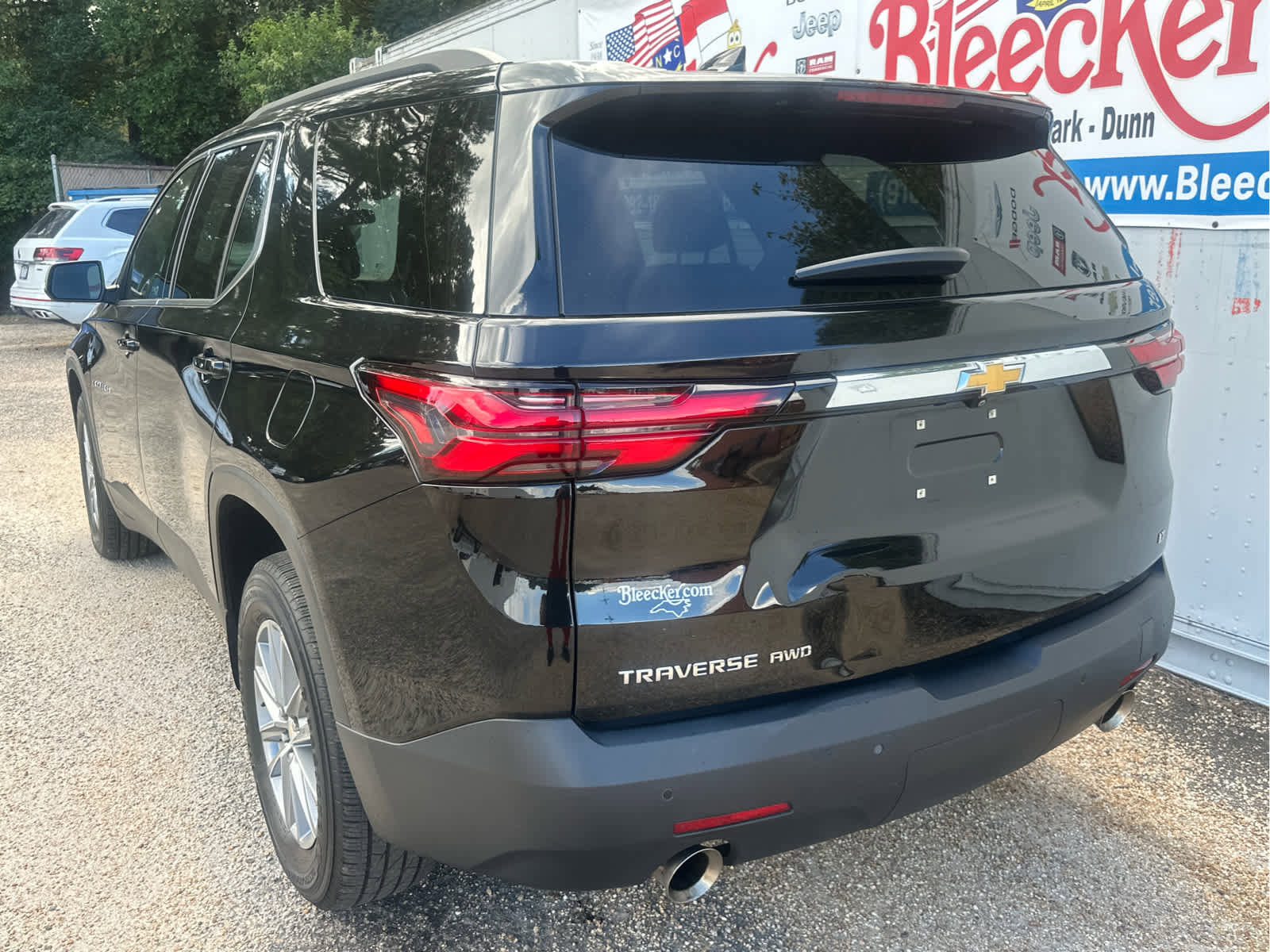 Used 2022 Chevrolet Traverse LT image 8