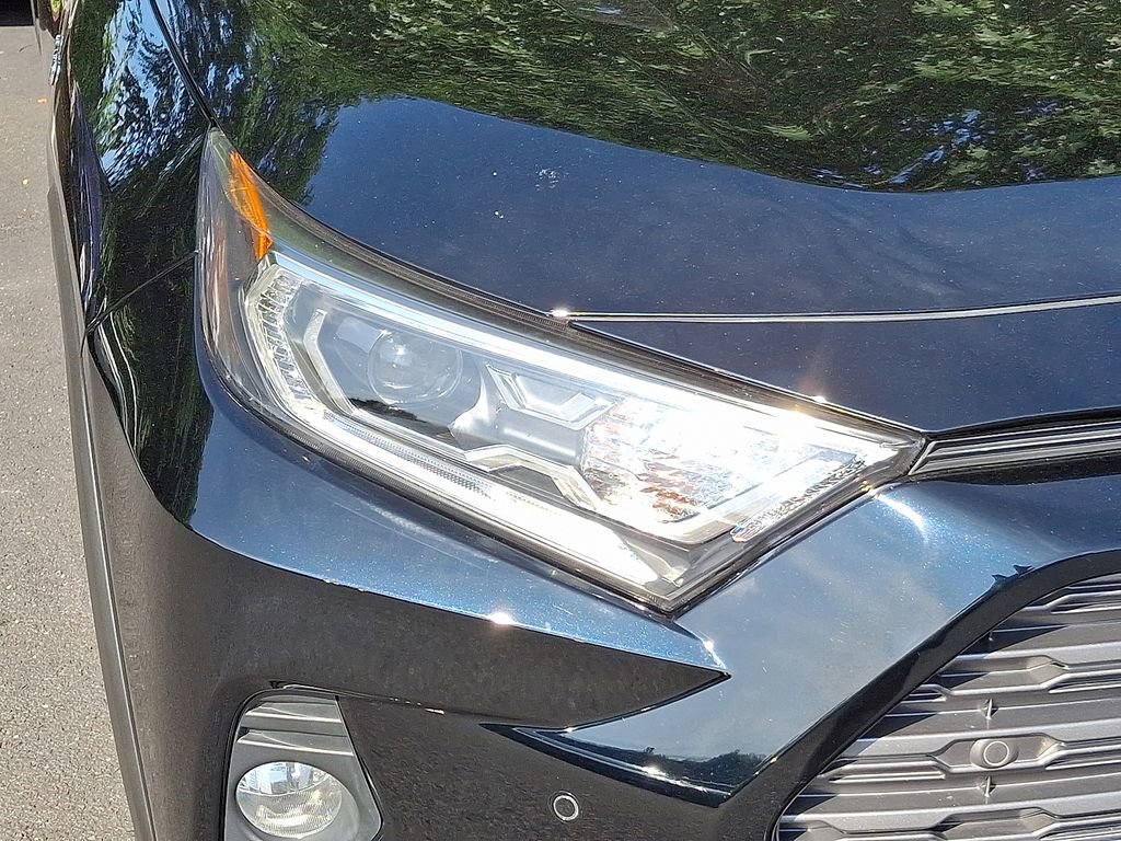 Used 2019 Toyota RAV4 Limited image 9