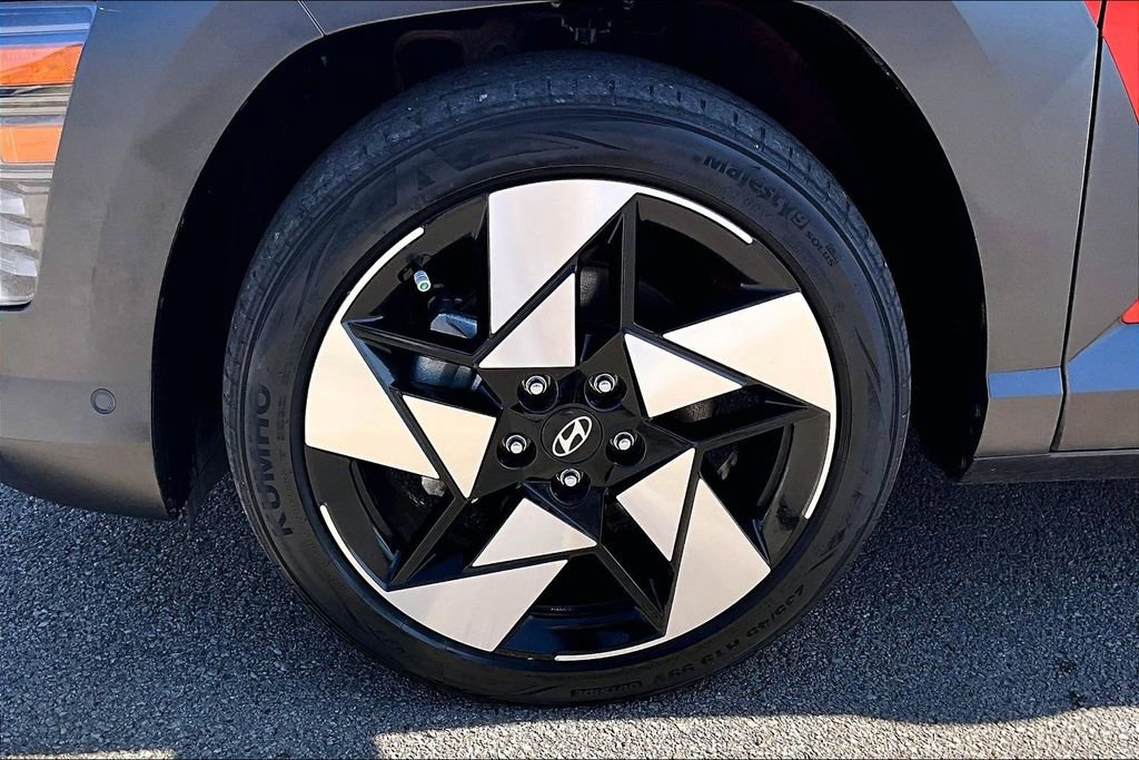 Used 2024 Hyundai Kona Limited image 8