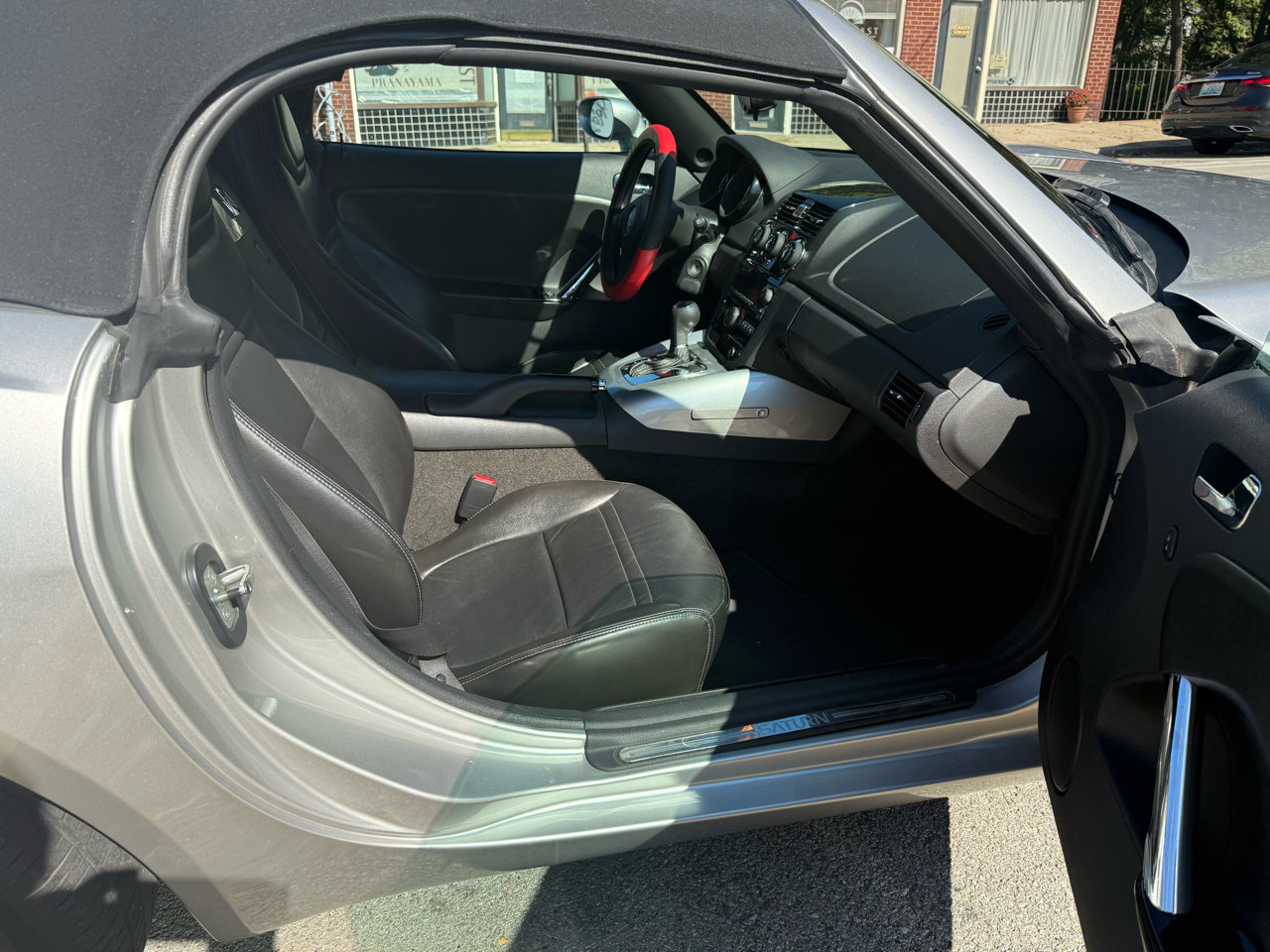 Used 2008 Saturn Sky w/ Premium Trim Package image 15