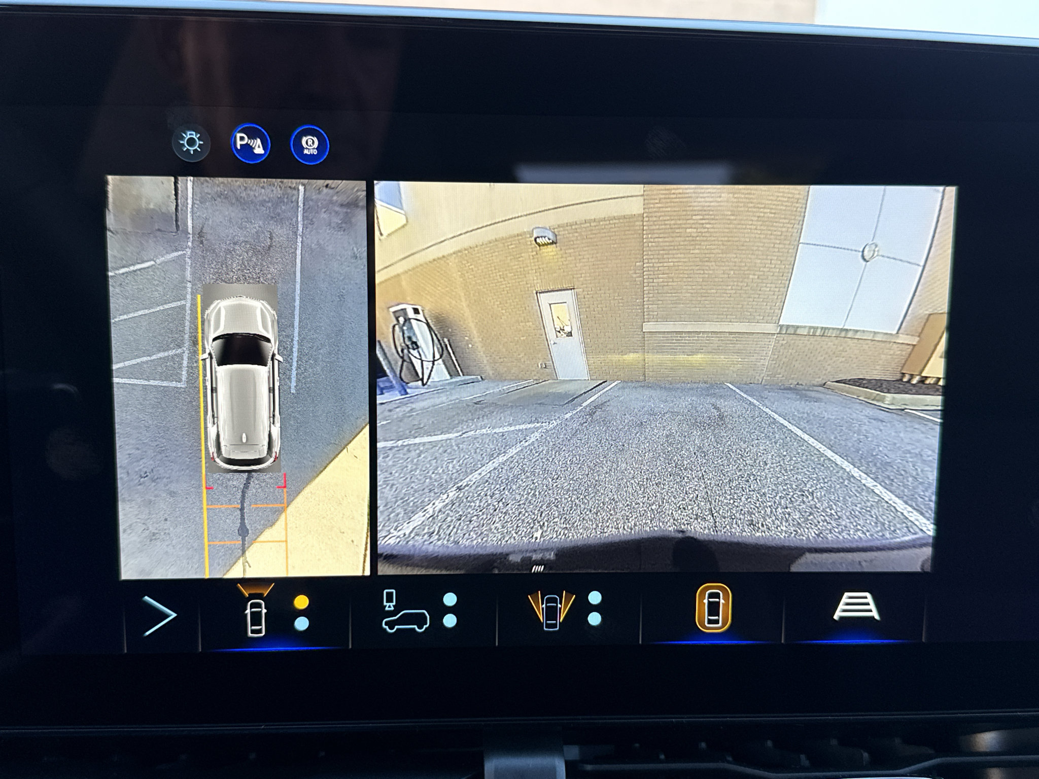 New 2027 Chevrolet Equinox RS w/ Safety and Technology Package AWD/4WD image 28