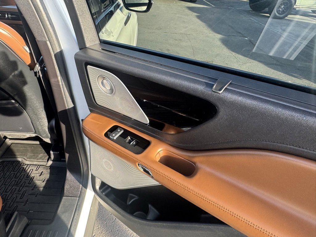 Used 2023 Lincoln Aviator Reserve w/ Equipment Group 201A image 31