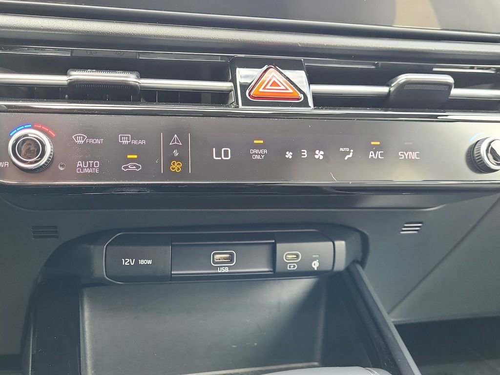 Certified 2023 Kia Niro EX Touring image 26