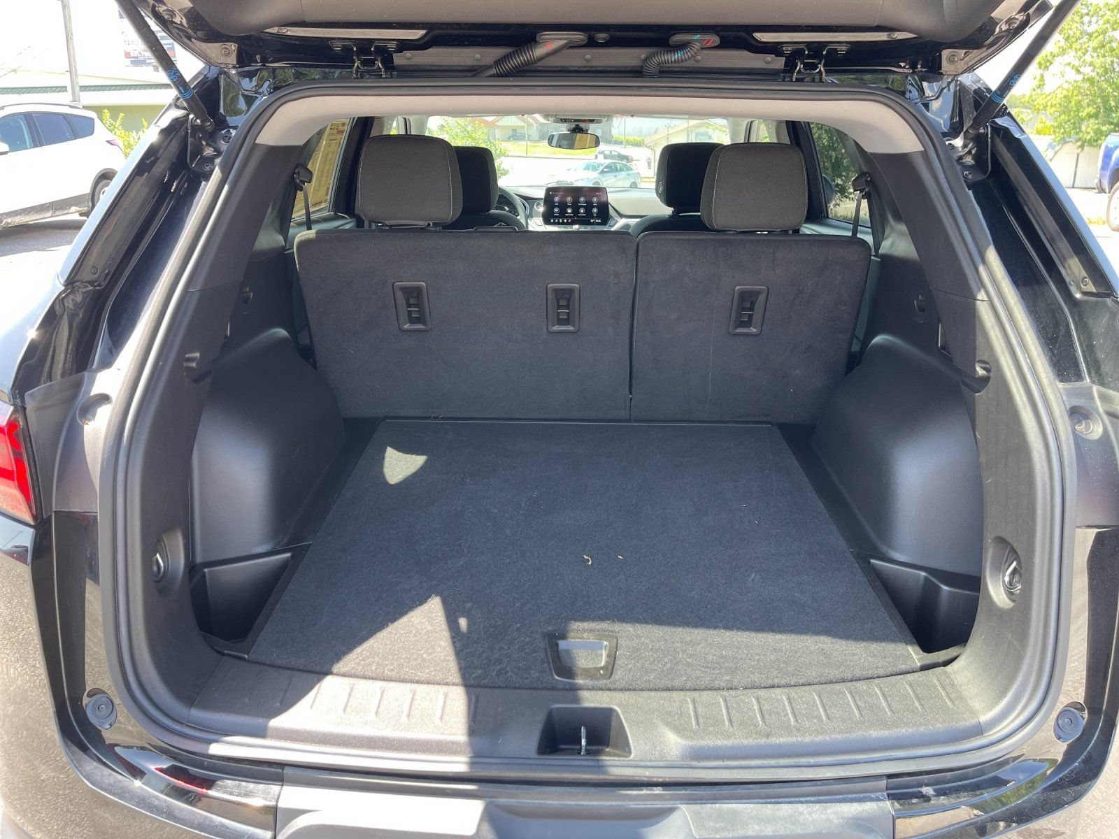 Used 2025 Chevrolet Blazer LT AWD/4WD image 17