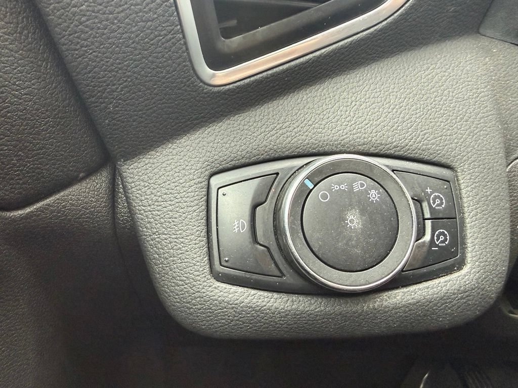 Used 2013 Ford C-MAX Energi SEL FWD image 27