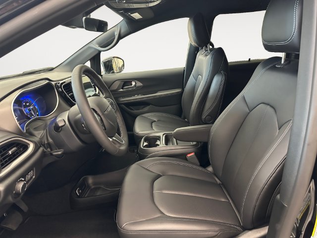 New 2027 Chrysler Pacifica LX FWD image 9