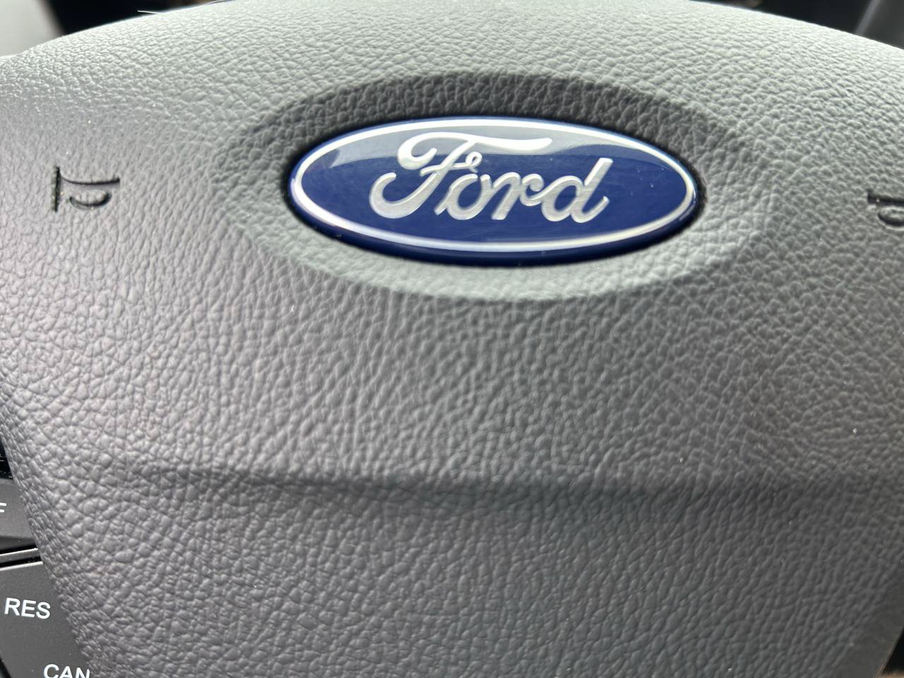 Used 2017 Ford Escape SE w/ SE Cold Weather Package AWD/4WD image 21