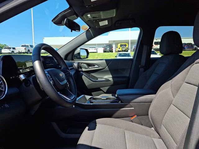 Used 2025 Chevrolet Equinox LT AWD/4WD image 13