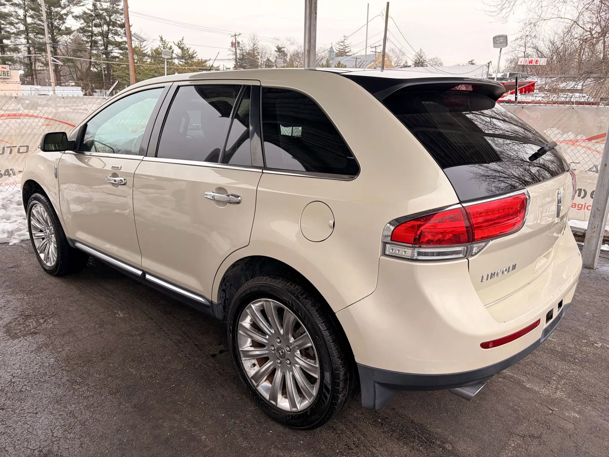 Used 2014 Lincoln MKX AWD w/ Equipment Group 102A image 62