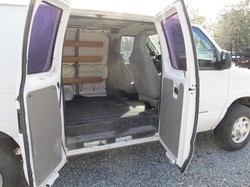 Used 2014 Ford E-250 and Econoline 250 w/ Power Group image 19