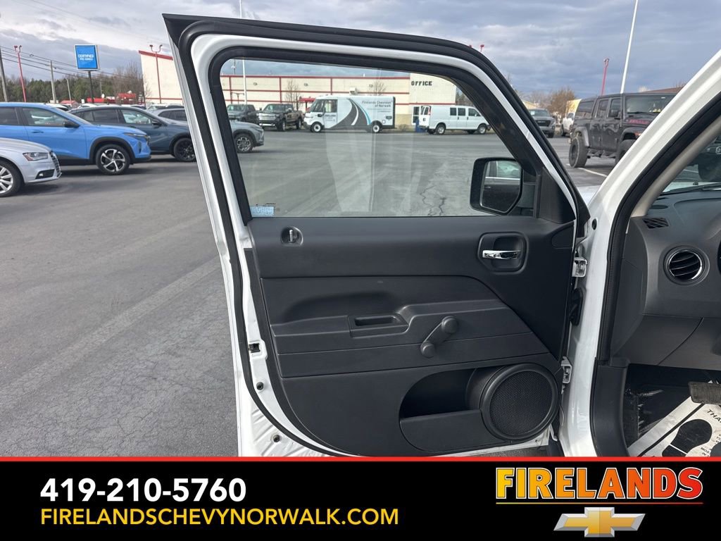 Used 2016 Jeep Patriot Sport image 10