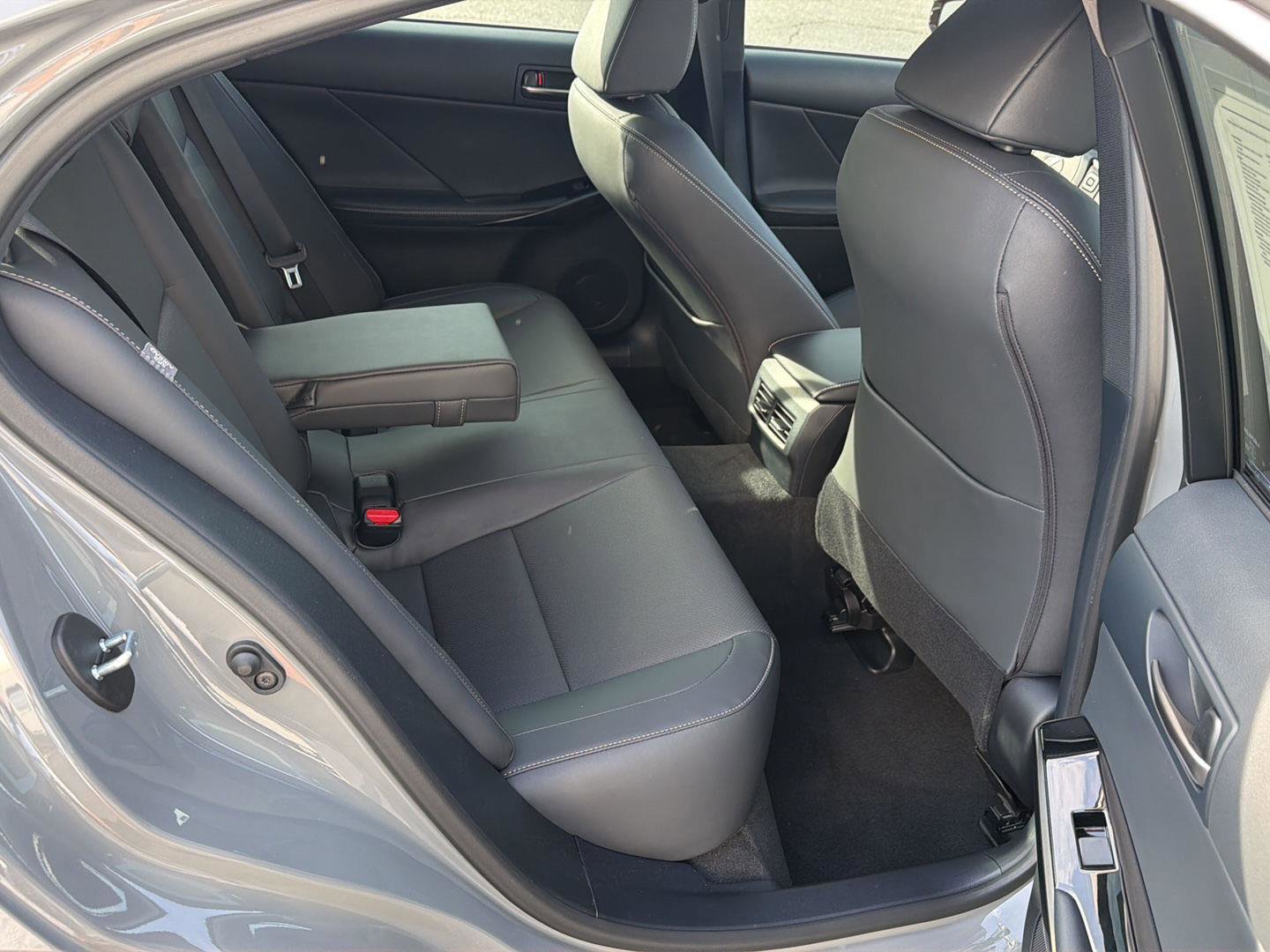 Certified 2025 Lexus IS 350 F Sport RWD image 12