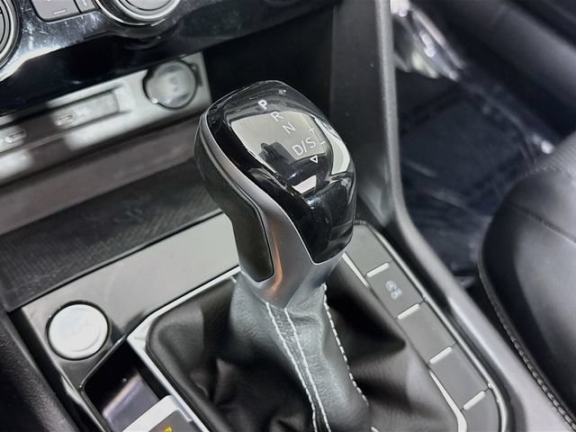 Certified 2023 Volkswagen Taos SEL AWD/4WD image 18