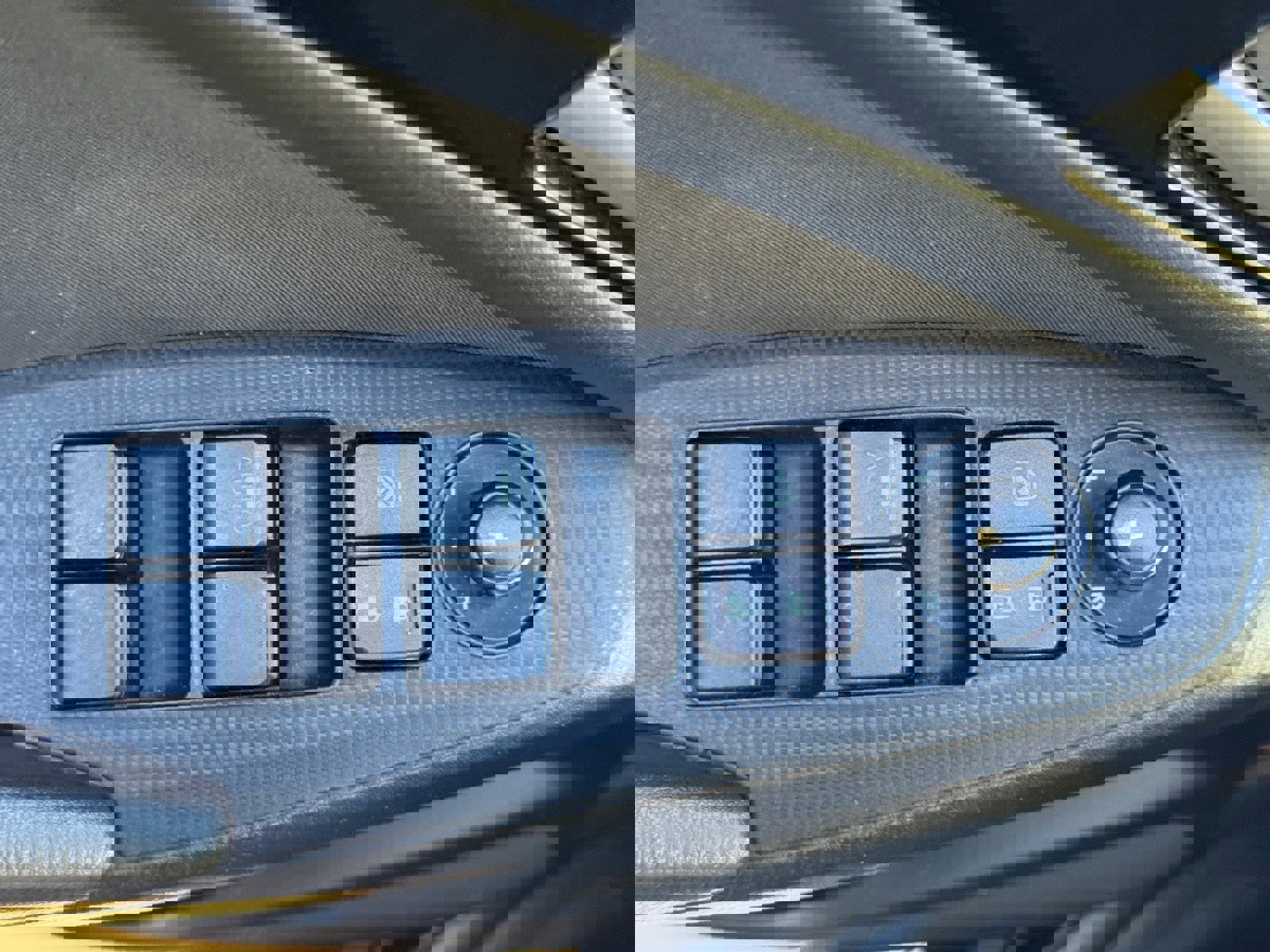 Used 2014 MAZDA MAZDA3 i Sport image 9