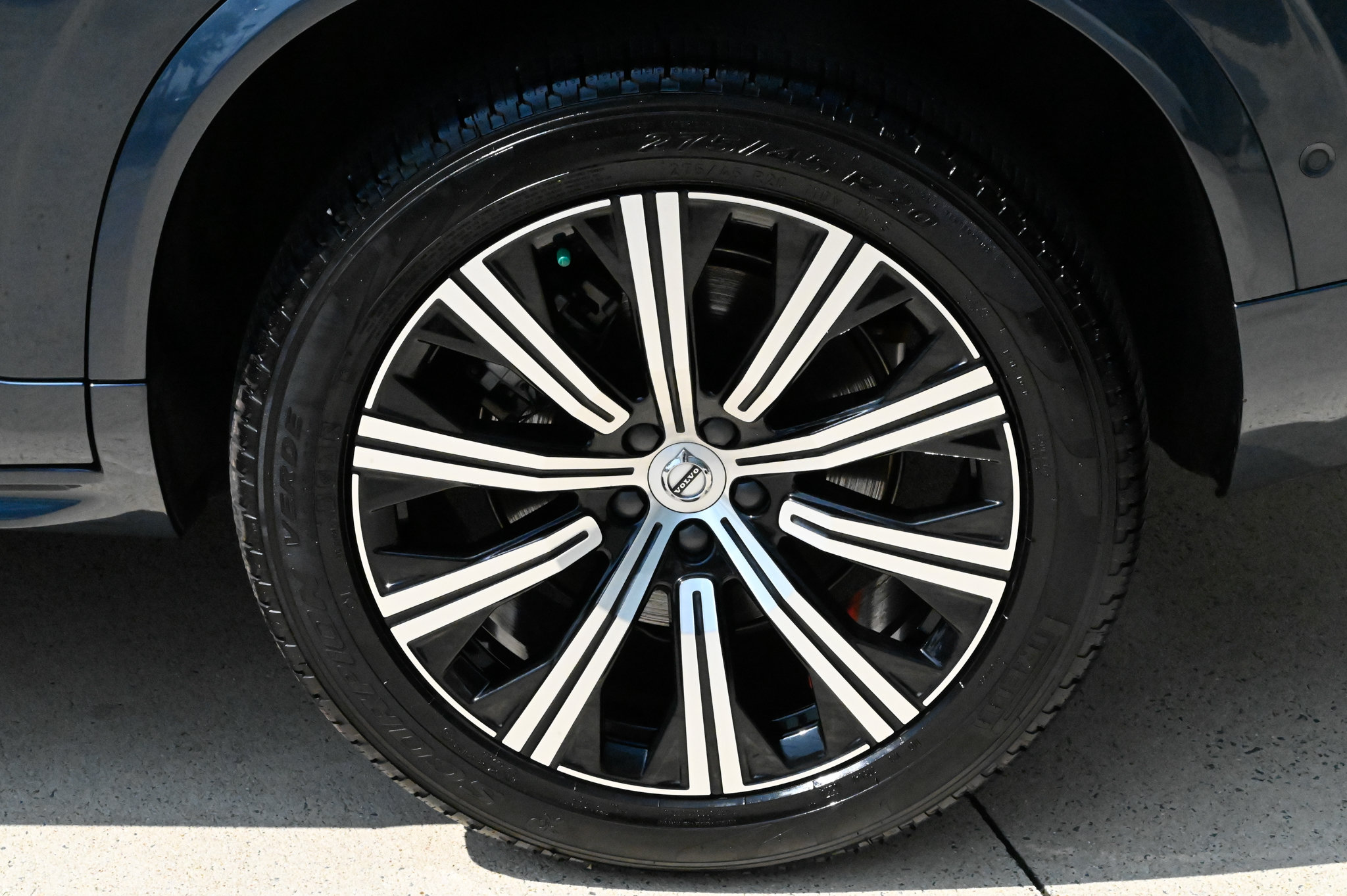 Used 2023 Volvo XC90 B6 Plus AWD/4WD image 10