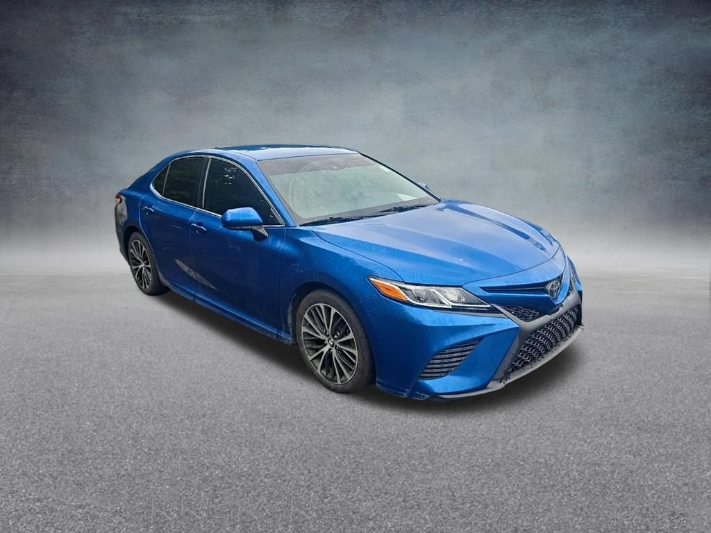 Used 2019 Toyota Camry SE FWD image 2