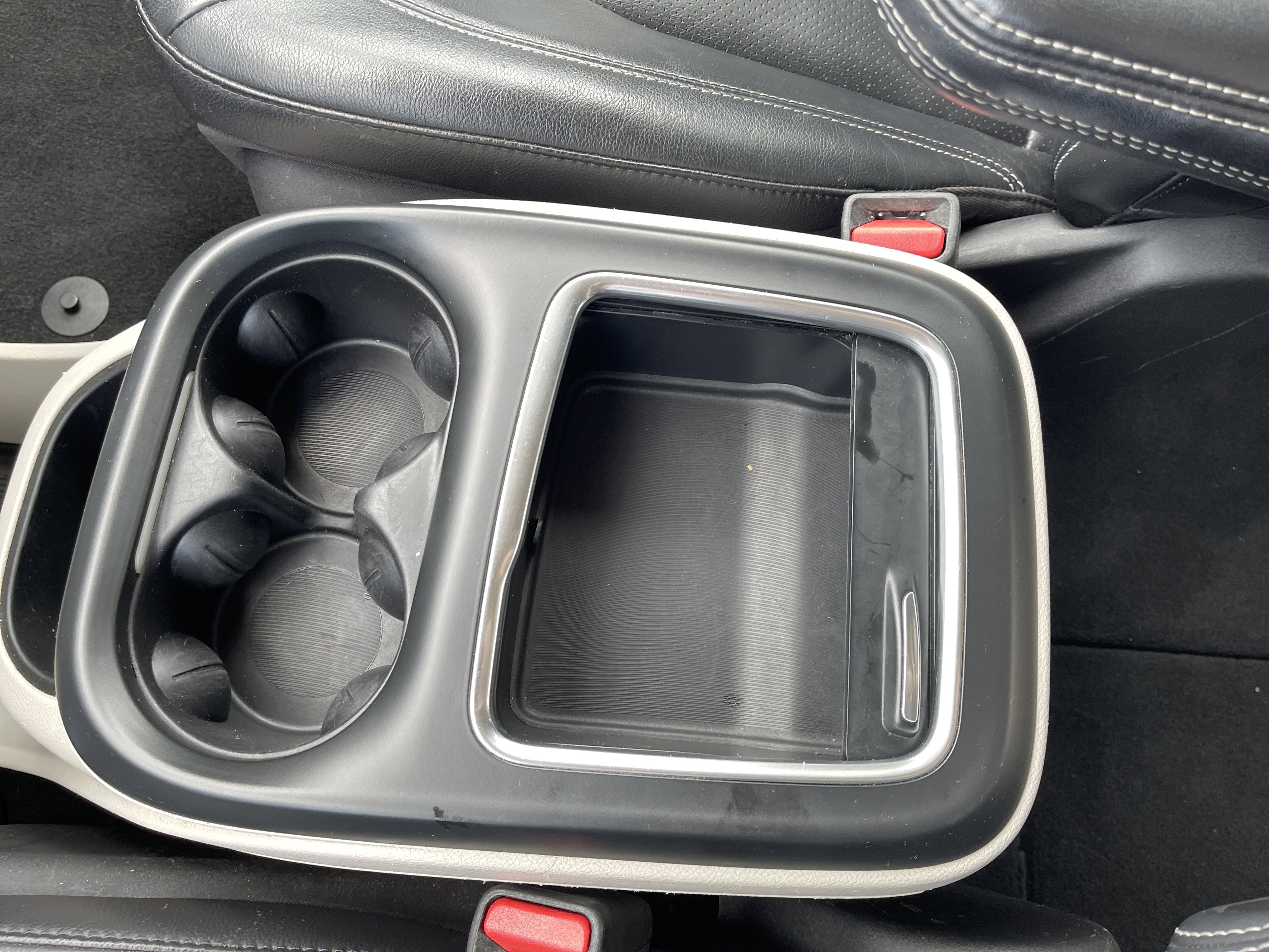 Used 2022 Chrysler Pacifica Touring-L image 29