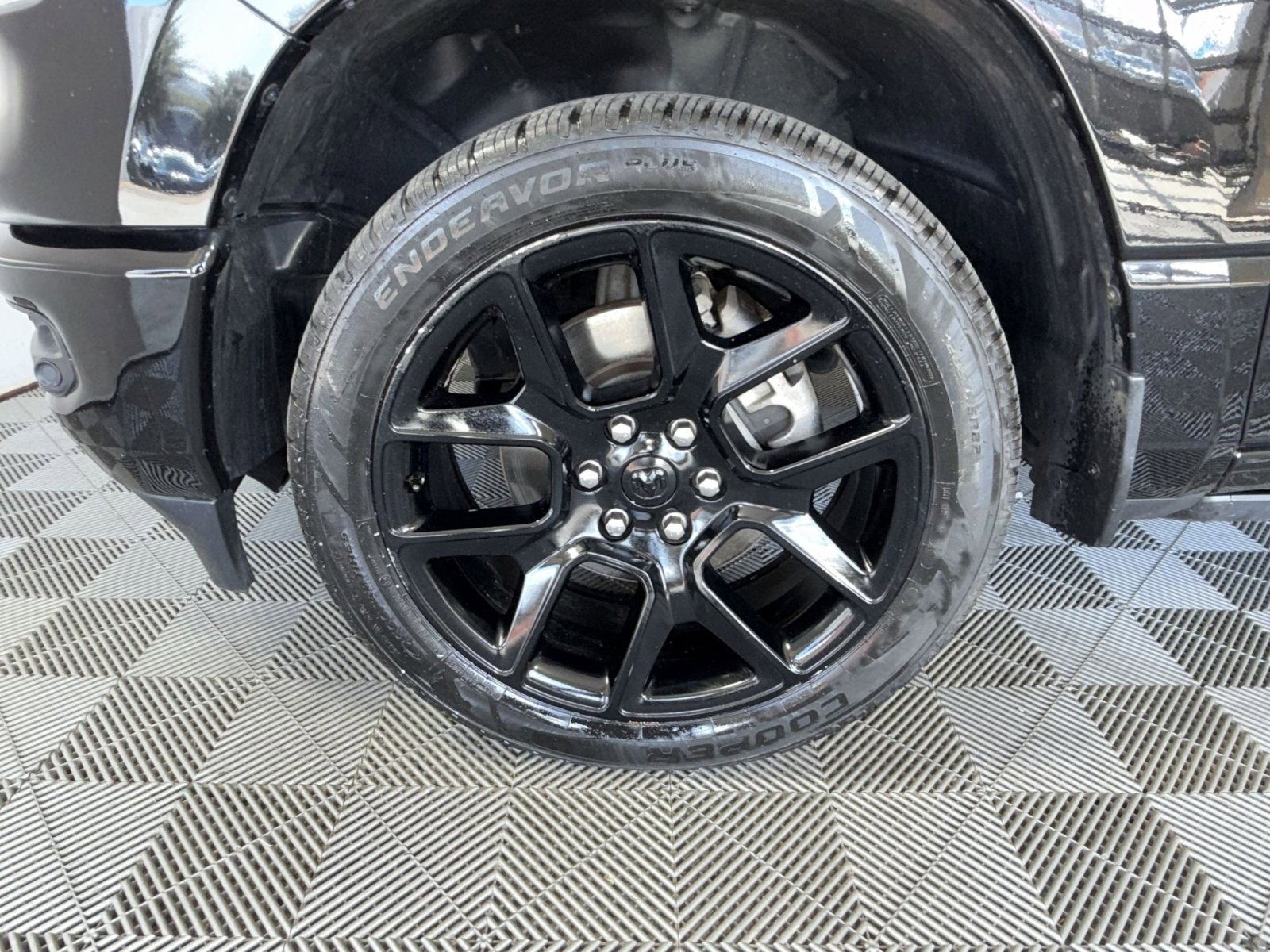 Used 2023 RAM 1500 Laramie image 12